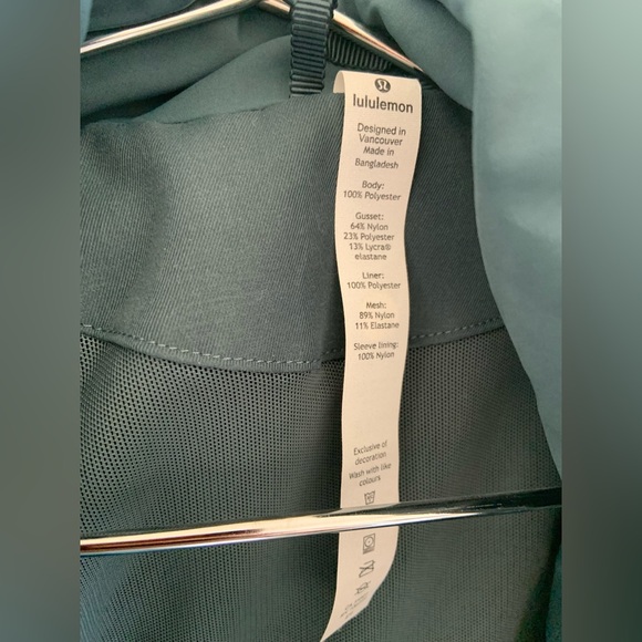 Lululemon jacket - Picture 9 of 9